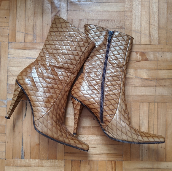 Gold quilted leather high heel boots - Picture 2 of 4